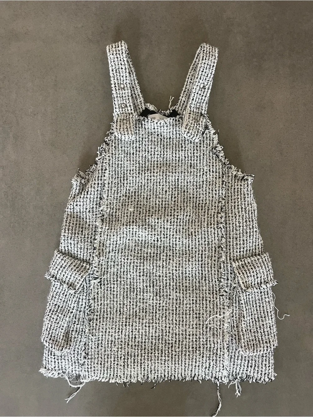 Zara - little girls white and Black Tweed Pinafore - Size 8
